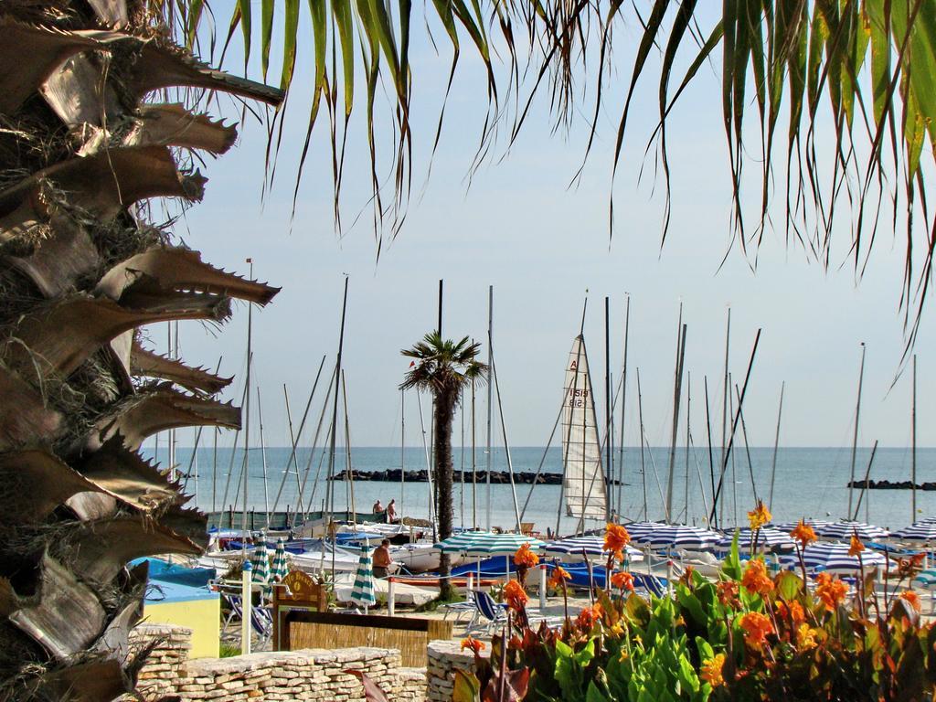 Residence Acquamarina San Benedetto del Tronto Exterior photo