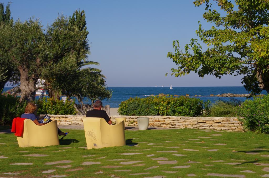Residence Acquamarina San Benedetto del Tronto Exterior photo