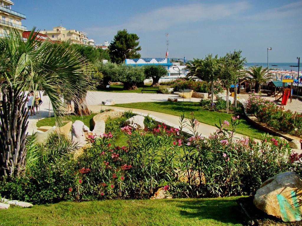 Residence Acquamarina San Benedetto del Tronto Exterior photo